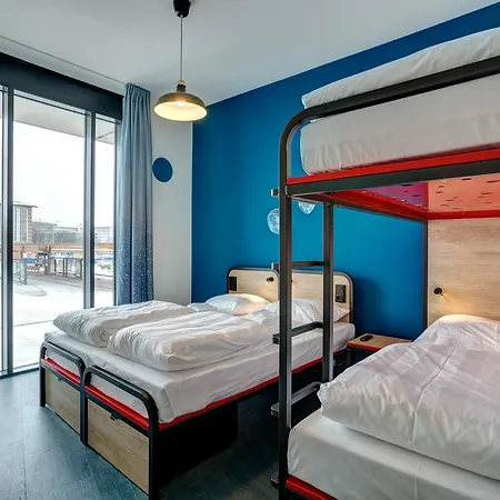 Meininger Amstel Hotel 3*