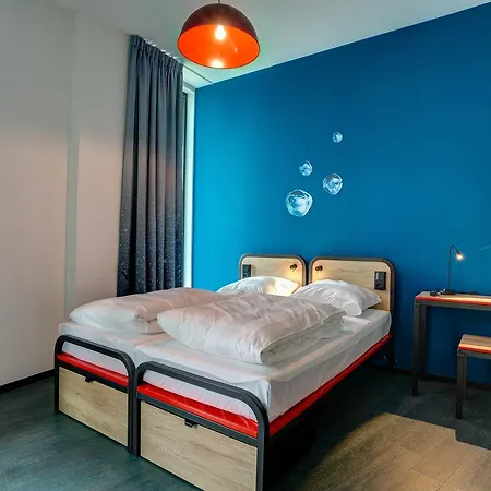 Hotel Meininger Amstel 3*