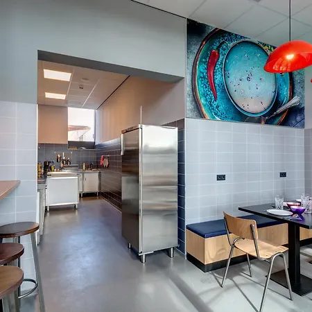 Meininger Amstel Hotel