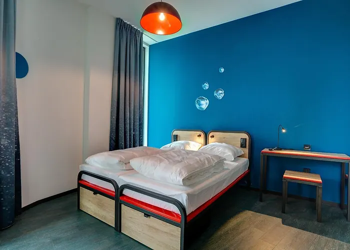 Hotel Meininger Amstel 3*