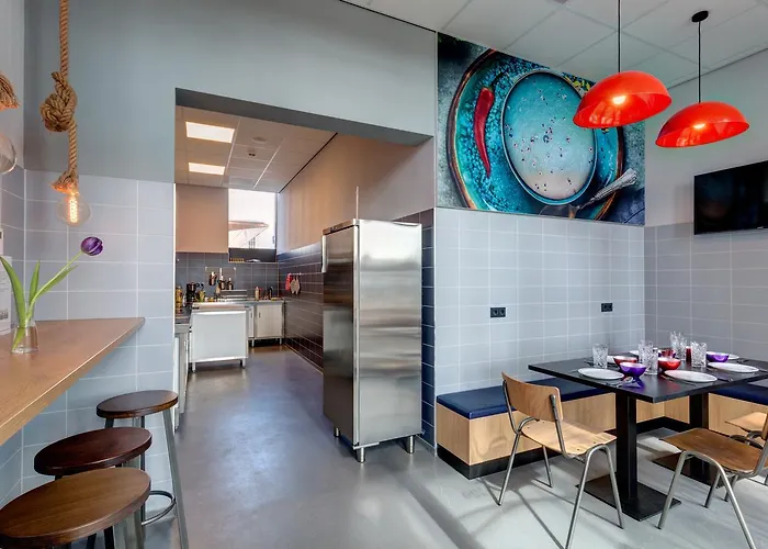 Meininger Amstel Hotel